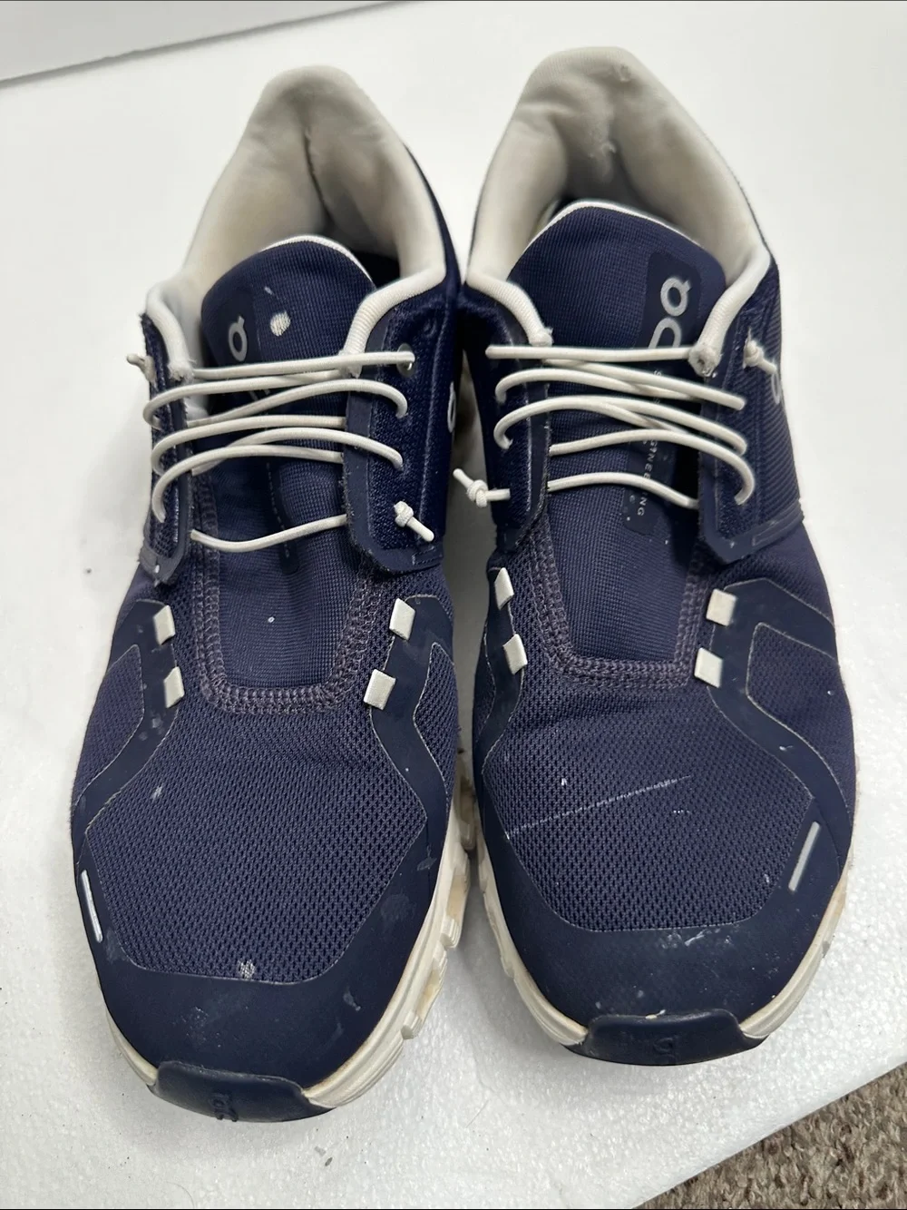 On Running Men’s Navy and White Athletic Sneakers size 11.5